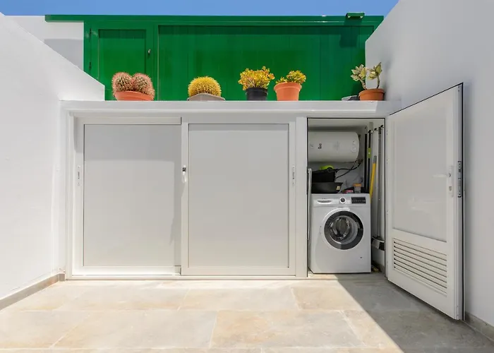 White Volcano - Pool And Gym In Sport Center Fariones Included By Lanzarote * Puerto del Carmen (Lanzarote)