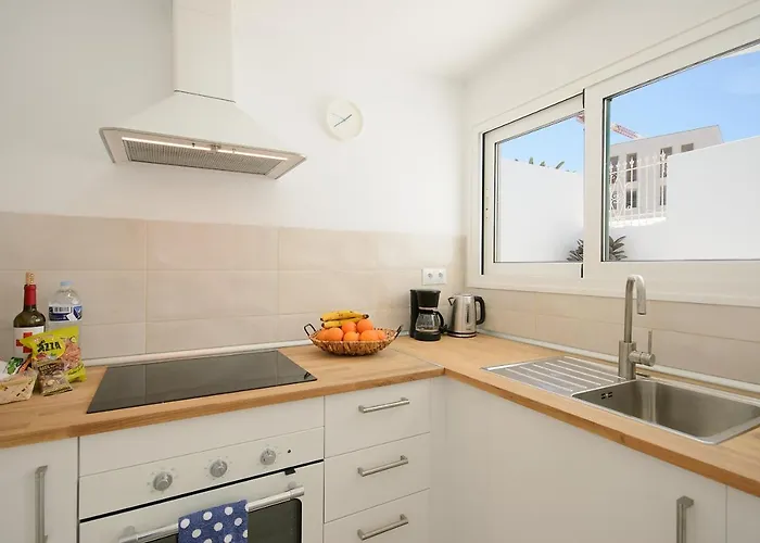 White Volcano - Pool And Gym In Sport Center Fariones Included By Lanzarote * Puerto del Carmen (Lanzarote)