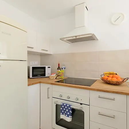 White Volcano - Pool And Gym In Sport Center Fariones Included By Lanzarote Feriehus Puerto del Carmen (Lanzarote)